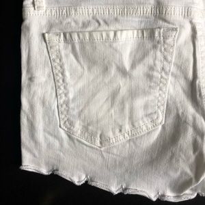 ⭐️White Scalloped Shorts from Ann Taylor Loft